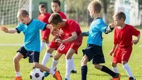 昆凌赞女儿小周周如哲学泰斗，周杰伦调皮受教