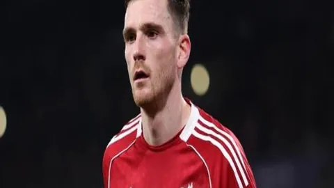 “皮蓬加盟开拓者1999年记：揭秘奥尼尔出走后的湖人王朝之路”